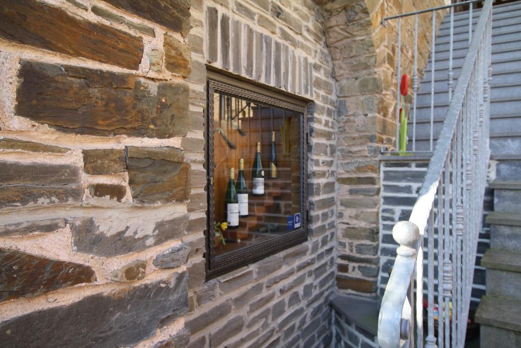 Weingut / Gaestehaus Gerlach Ürzig Exterior foto